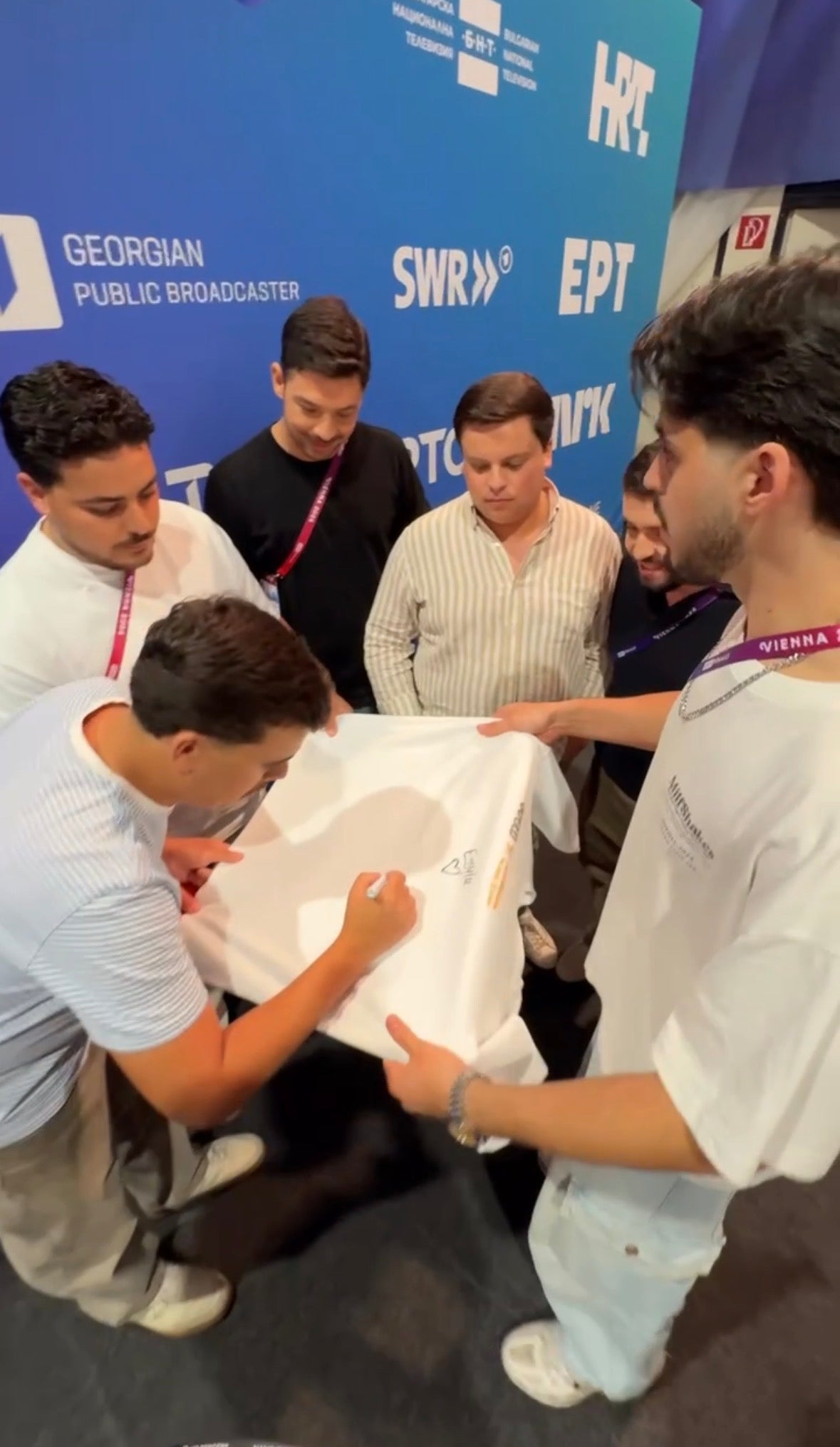 'THE JERSEY' CAMISETA AUTOGRAFIADA EUROVISION 2026